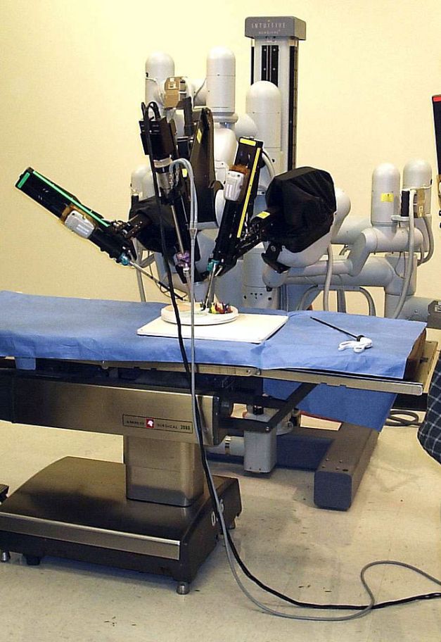 670px-laproscopic_surgery_robot